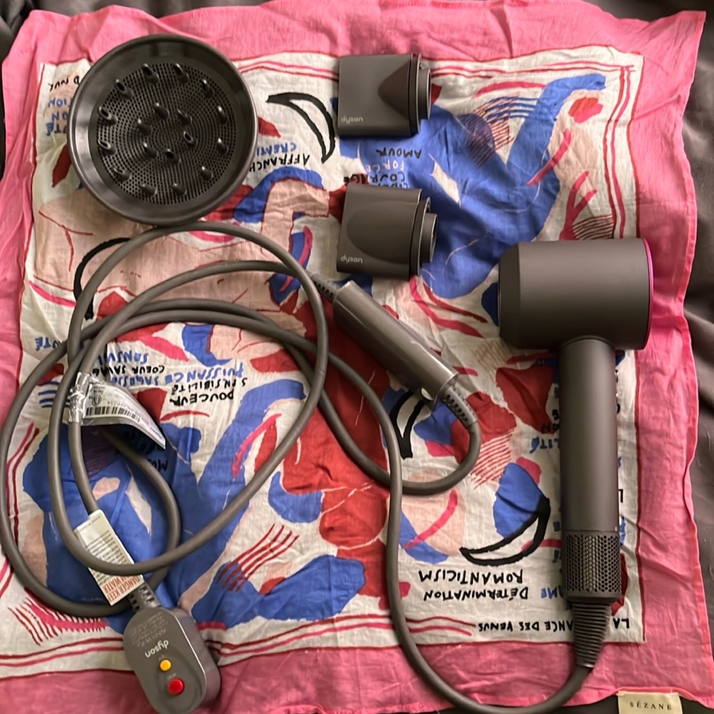 Dyson Supersonic™ Hair Dryer Fuchsia